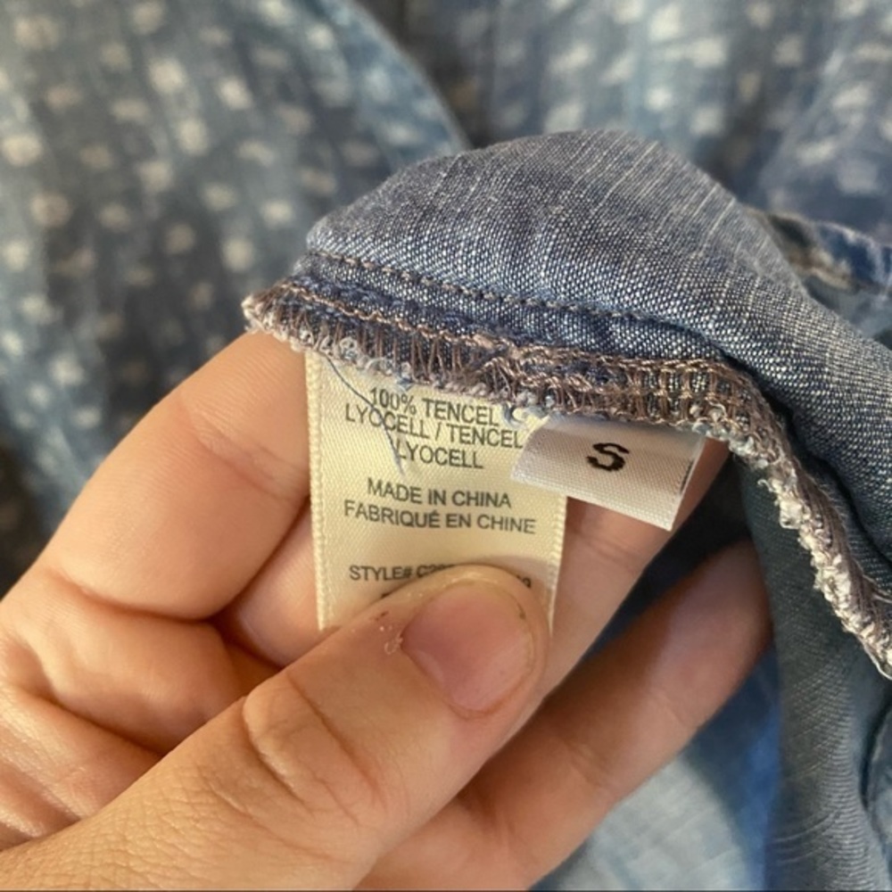 Cloth & Stone Denim Patterned Button Up Small - image 7